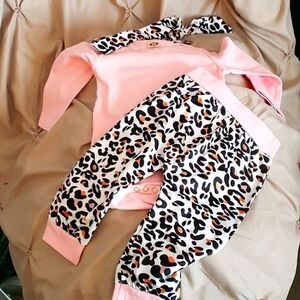 Baby Girl 3 Piece Long Sleeve Onesie Cheetah Pants & Headband Set 0-3 Months